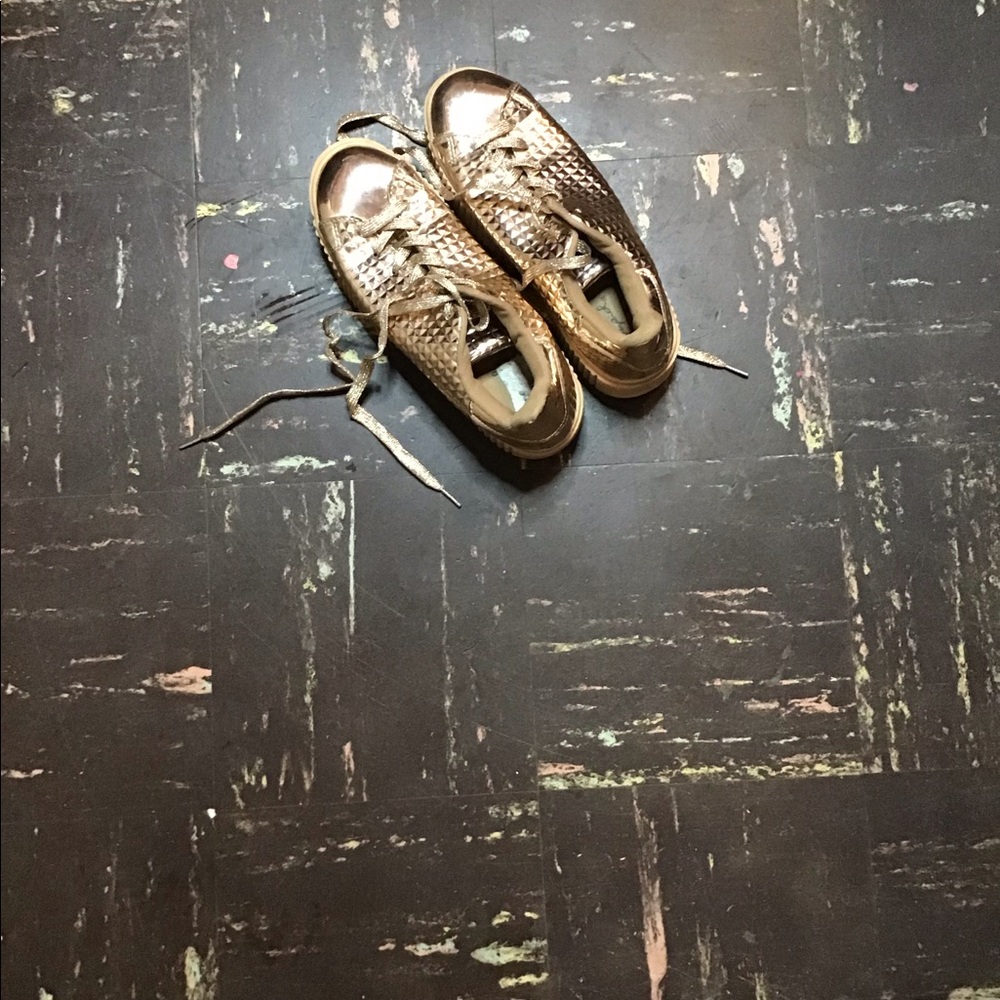 Women’s shoes